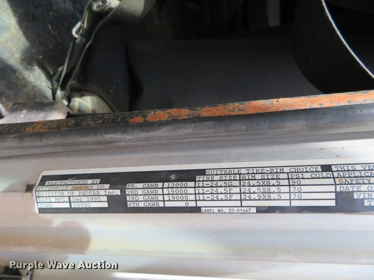 image for item DC0888 1996 Peterbilt 379 semi truck