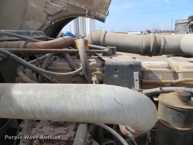 image for item DC0888 1996 Peterbilt 379 semi truck