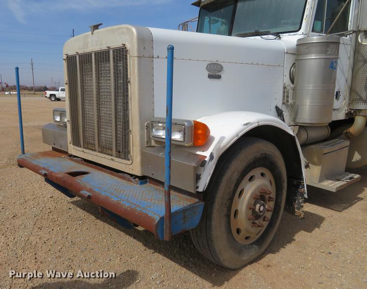 image for item DC0888 1996 Peterbilt 379 semi truck