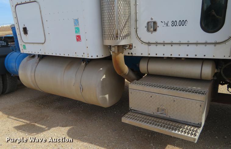 image for item DC0888 1996 Peterbilt 379 semi truck