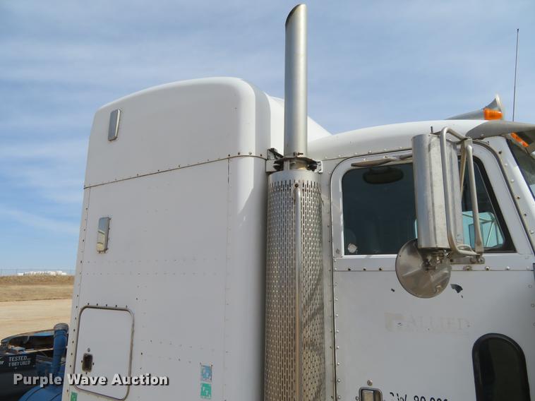image for item DC0888 1996 Peterbilt 379 semi truck