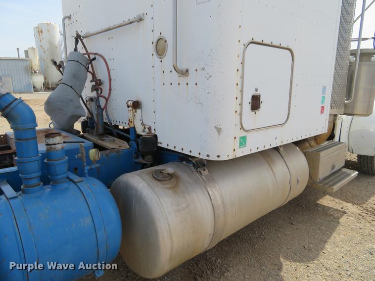 image for item DC0888 1996 Peterbilt 379 semi truck