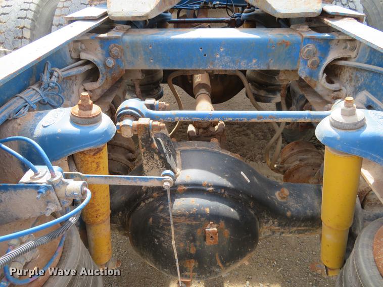 image for item DC0888 1996 Peterbilt 379 semi truck