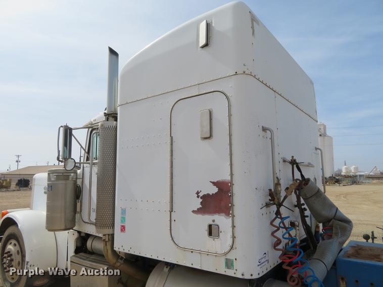 image for item DC0888 1996 Peterbilt 379 semi truck