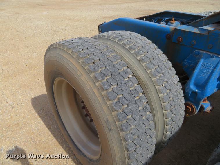 image for item DC0888 1996 Peterbilt 379 semi truck