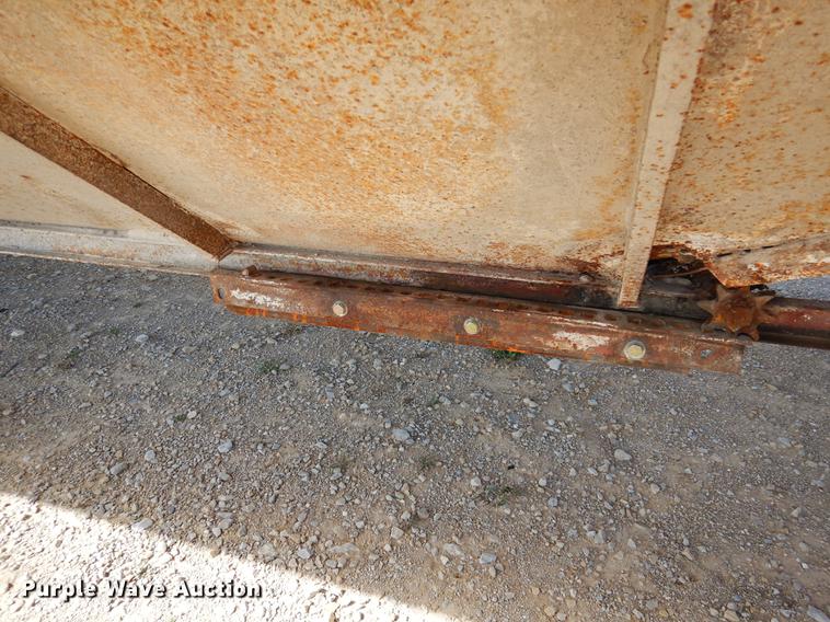 image for item DC5965 1979 Doonan double hopper bottom grain trailer