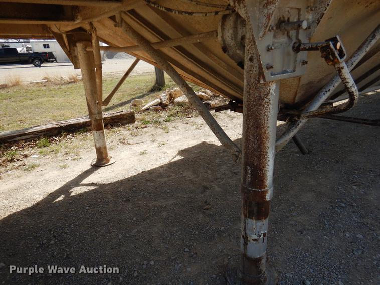 image for item DC5965 1979 Doonan double hopper bottom grain trailer