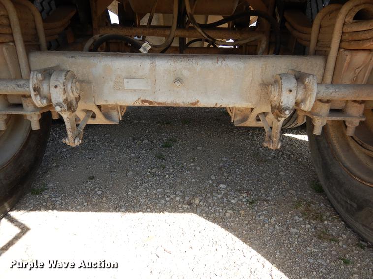 image for item DC5965 1979 Doonan double hopper bottom grain trailer