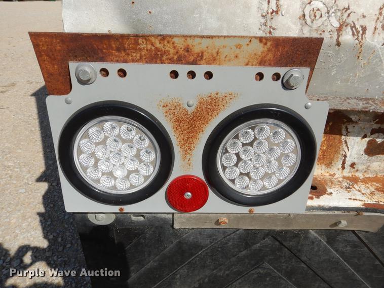 image for item DC5965 1979 Doonan double hopper bottom grain trailer