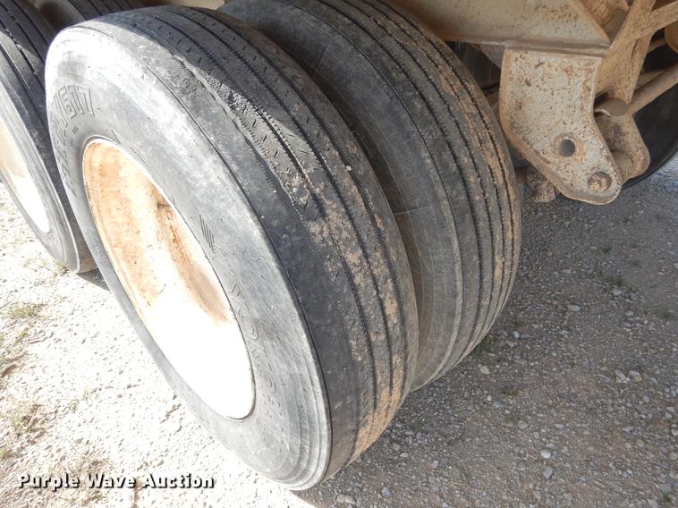 image for item DC5965 1979 Doonan double hopper bottom grain trailer