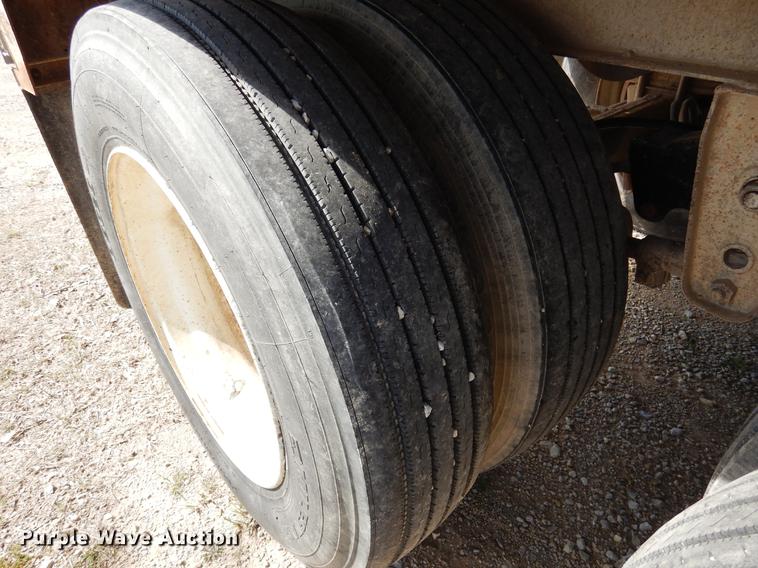 image for item DC5965 1979 Doonan double hopper bottom grain trailer