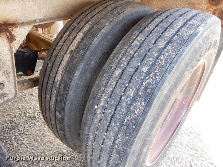 image for item DC5965 1979 Doonan double hopper bottom grain trailer