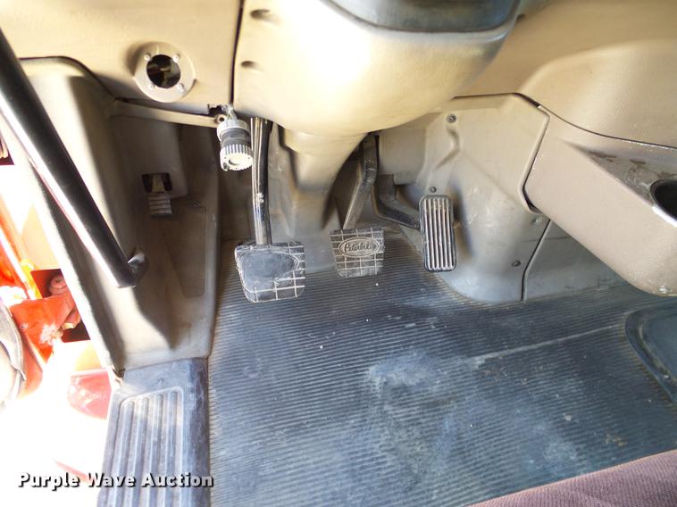 image for item DD1324 2006 Peterbilt 387 semi truck
