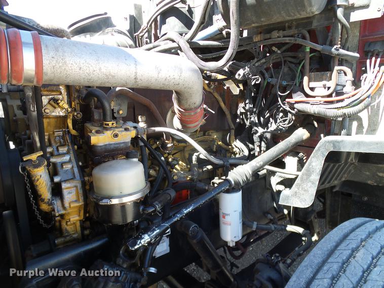 image for item DD1324 2006 Peterbilt 387 semi truck