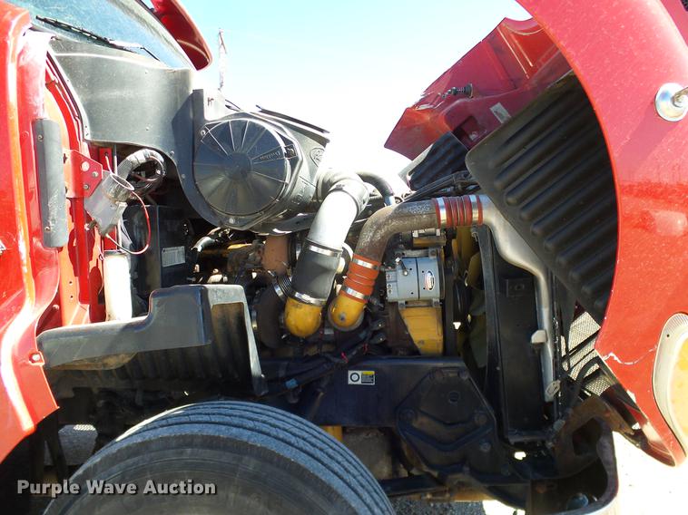 image for item DD1324 2006 Peterbilt 387 semi truck