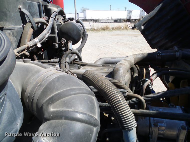 image for item DD1324 2006 Peterbilt 387 semi truck