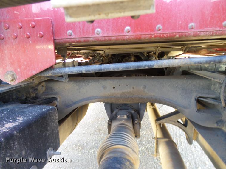 image for item DD1324 2006 Peterbilt 387 semi truck