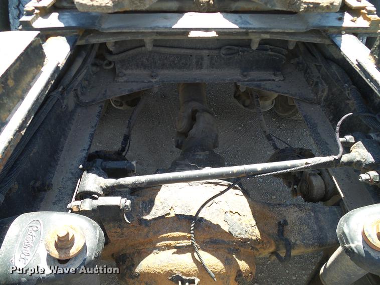 image for item DD1324 2006 Peterbilt 387 semi truck