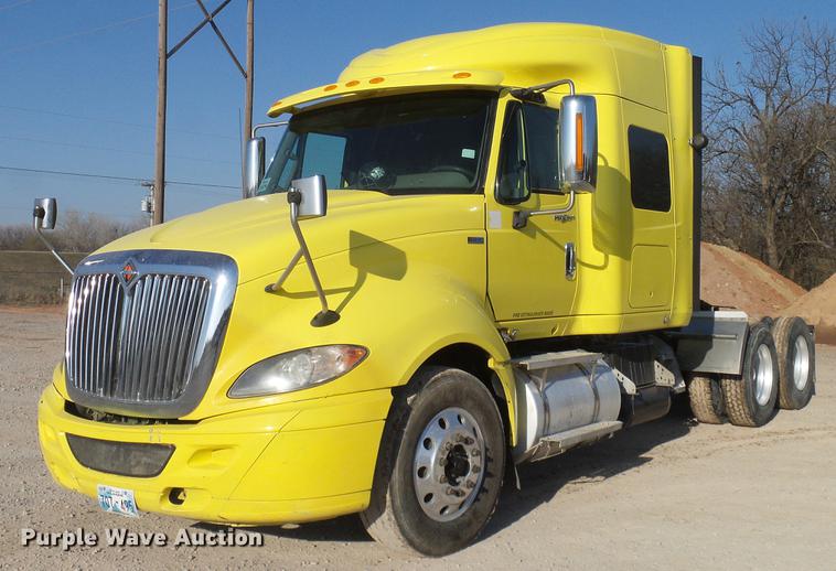 image for item DD1346 2012 International ProStar Plus semi truck
