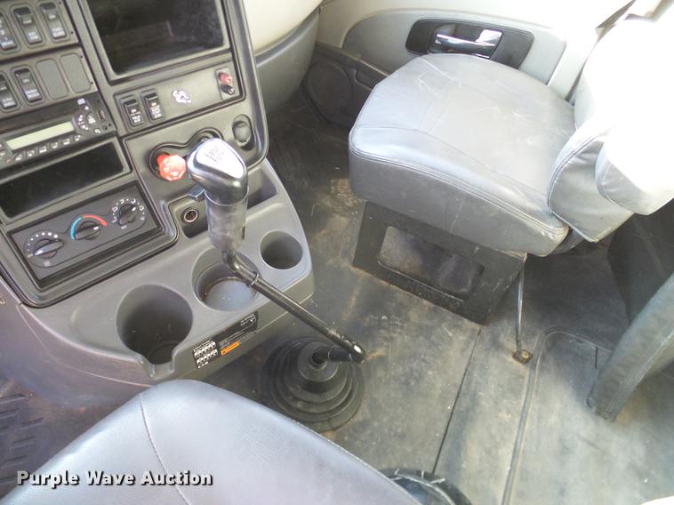 image for item DD1346 2012 International ProStar Plus semi truck