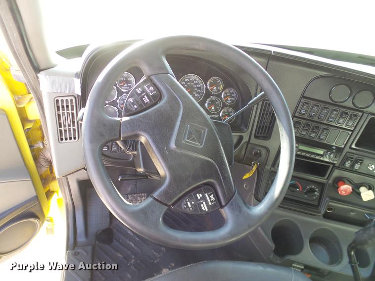 image for item DD1346 2012 International ProStar Plus semi truck