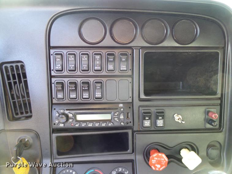 image for item DD1346 2012 International ProStar Plus semi truck