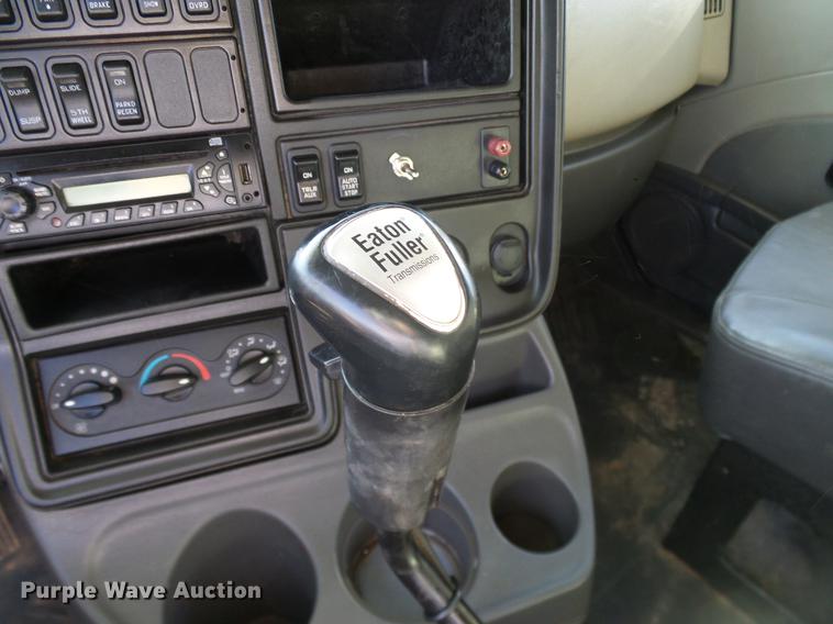 image for item DD1346 2012 International ProStar Plus semi truck