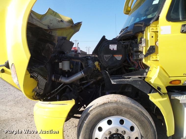 image for item DD1346 2012 International ProStar Plus semi truck