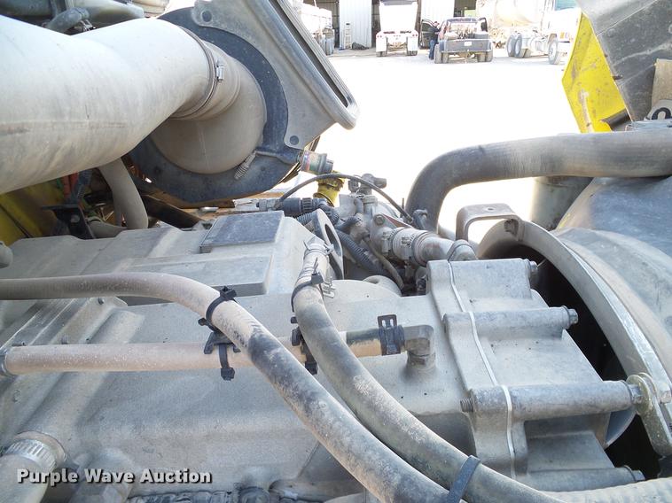 image for item DD1346 2012 International ProStar Plus semi truck