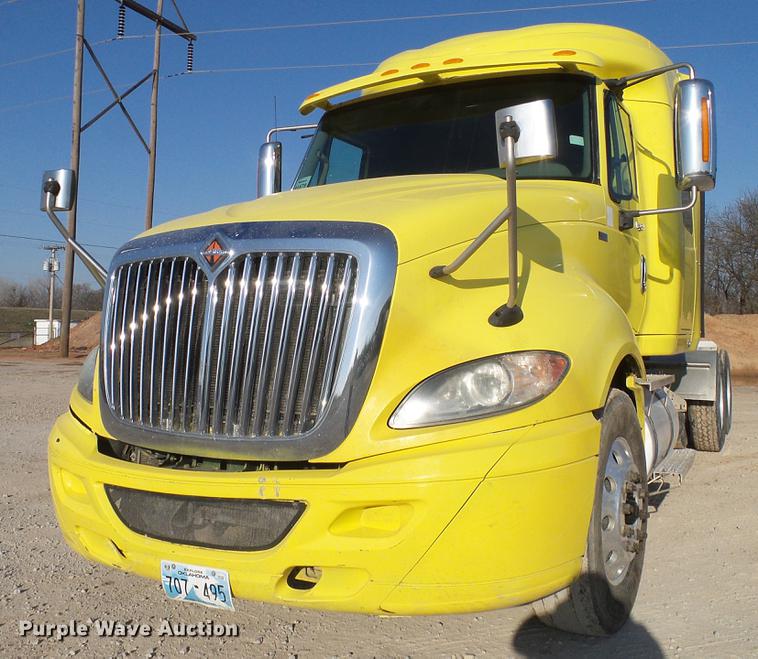 image for item DD1346 2012 International ProStar Plus semi truck