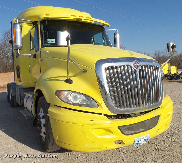 image for item DD1346 2012 International ProStar Plus semi truck