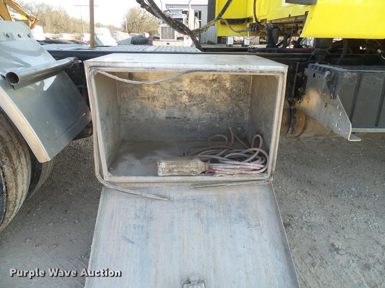 image for item DD1346 2012 International ProStar Plus semi truck