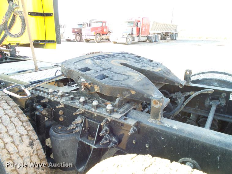 image for item DD1346 2012 International ProStar Plus semi truck