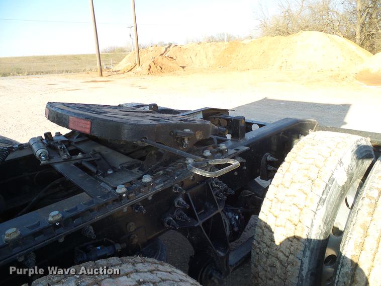 image for item DD1346 2012 International ProStar Plus semi truck