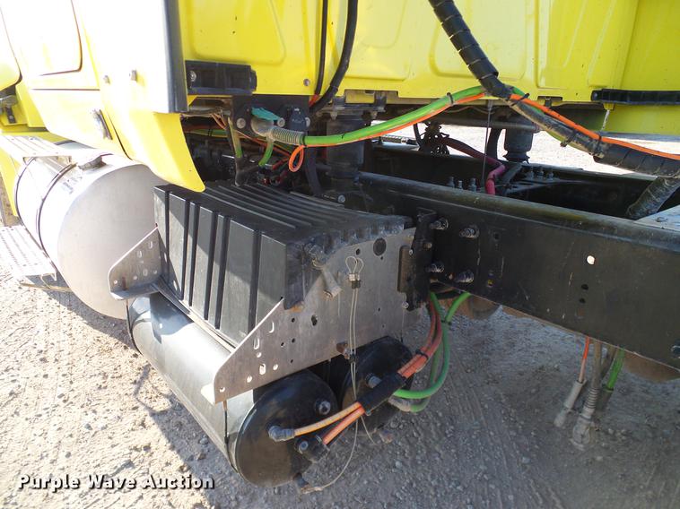 image for item DD1346 2012 International ProStar Plus semi truck