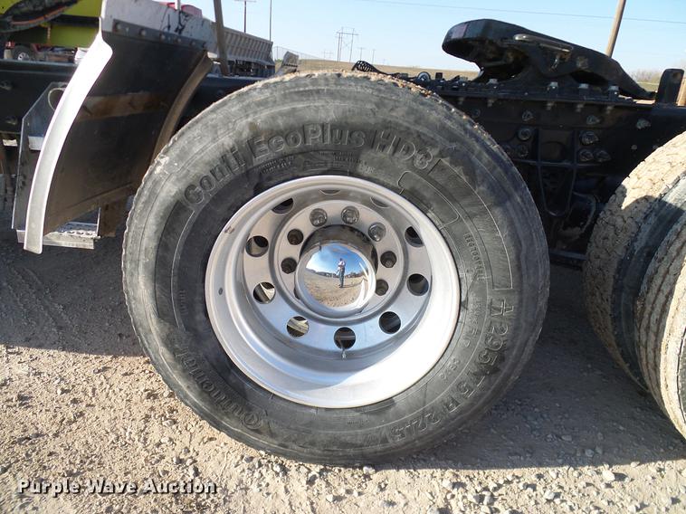 image for item DD1346 2012 International ProStar Plus semi truck