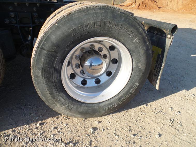 image for item DD1346 2012 International ProStar Plus semi truck