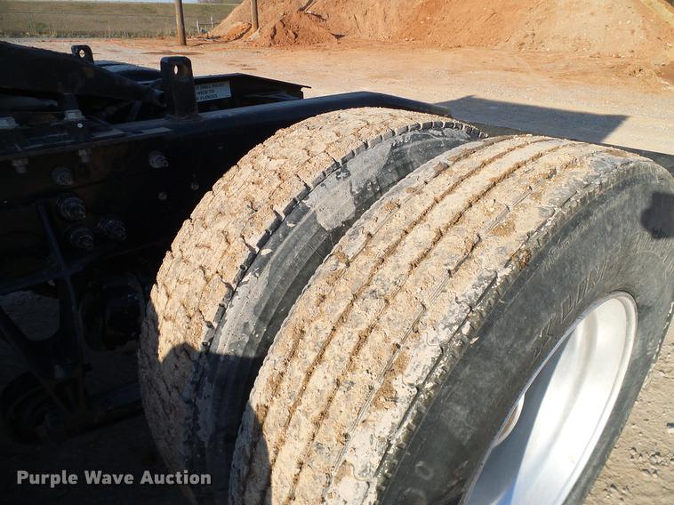 image for item DD1346 2012 International ProStar Plus semi truck