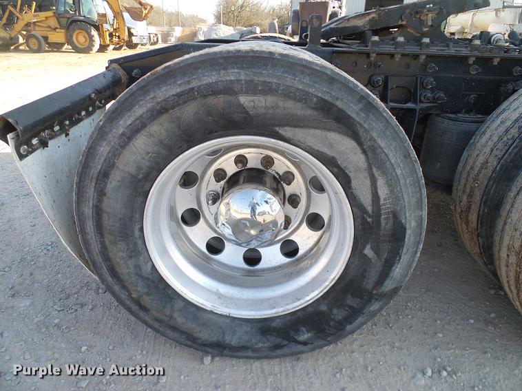 image for item DD1346 2012 International ProStar Plus semi truck