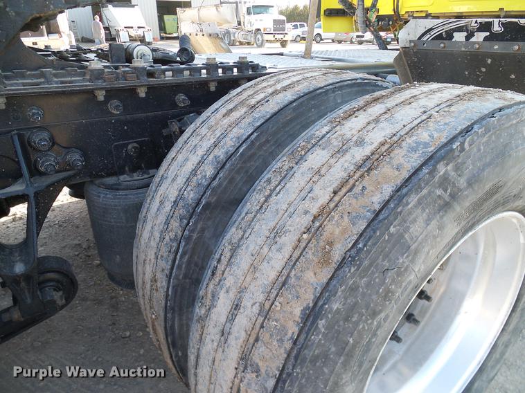 image for item DD1346 2012 International ProStar Plus semi truck