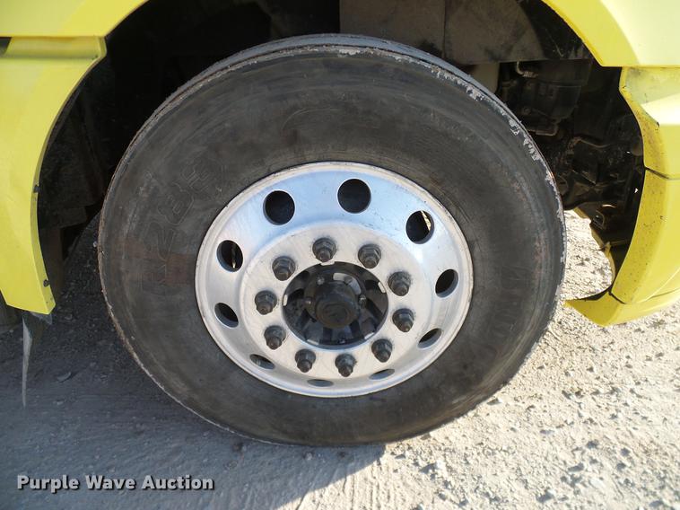 image for item DD1346 2012 International ProStar Plus semi truck