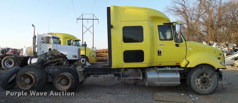 image for item DD1347 2012 International ProStar Plus semi truck
