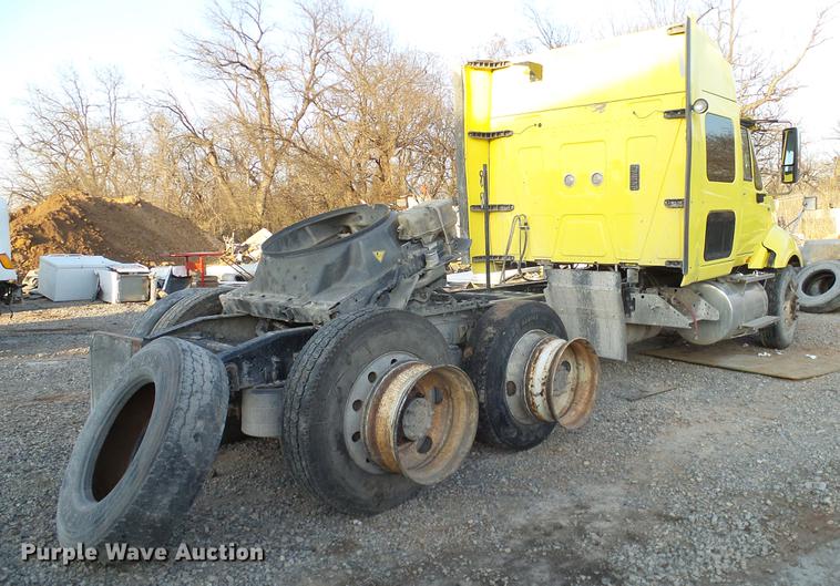 image for item DD1347 2012 International ProStar Plus semi truck