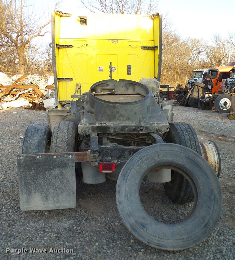 image for item DD1347 2012 International ProStar Plus semi truck