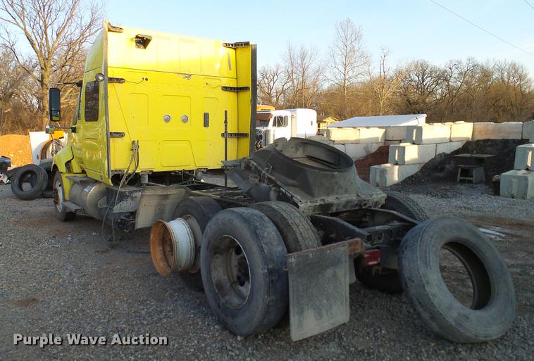 image for item DD1347 2012 International ProStar Plus semi truck