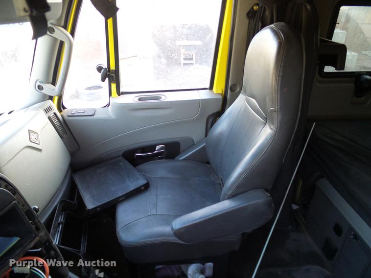 image for item DD1347 2012 International ProStar Plus semi truck