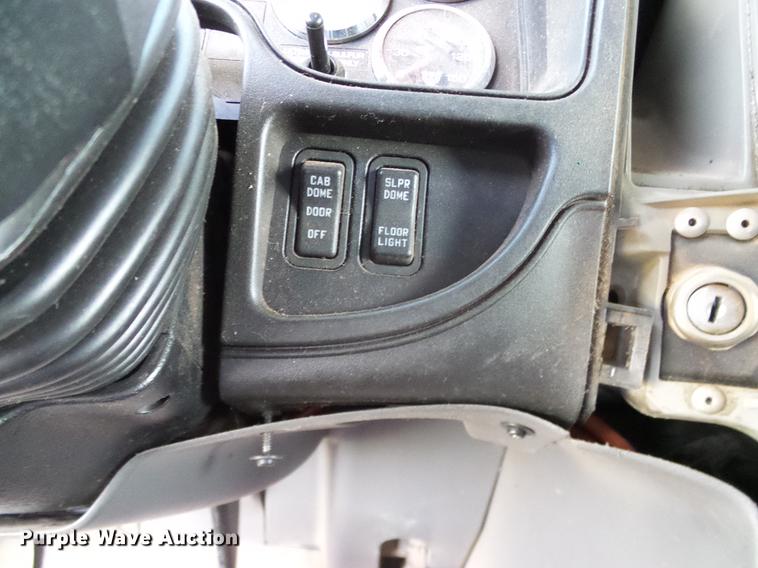 image for item DD1347 2012 International ProStar Plus semi truck