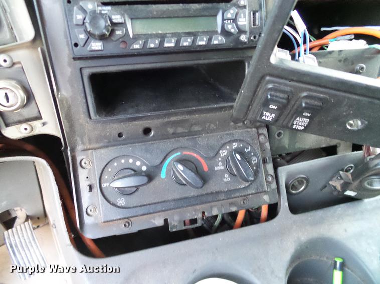 image for item DD1347 2012 International ProStar Plus semi truck