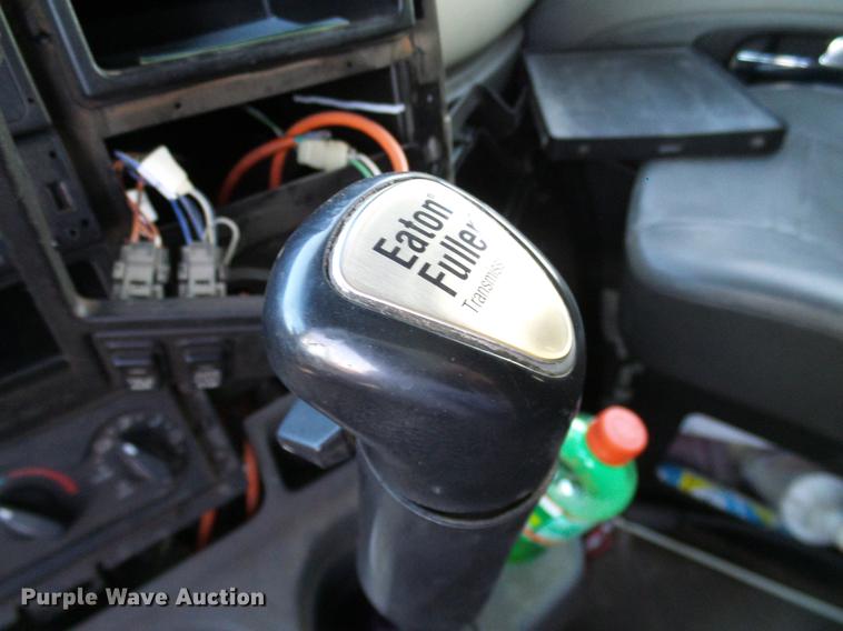 image for item DD1347 2012 International ProStar Plus semi truck