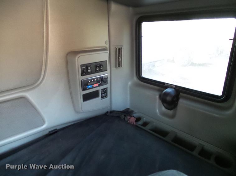 image for item DD1347 2012 International ProStar Plus semi truck